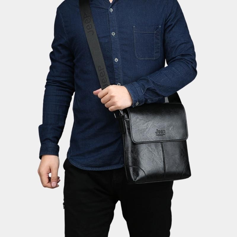 Bolsa Masculina Transversal de Couro - Magnata Classic Jeep
